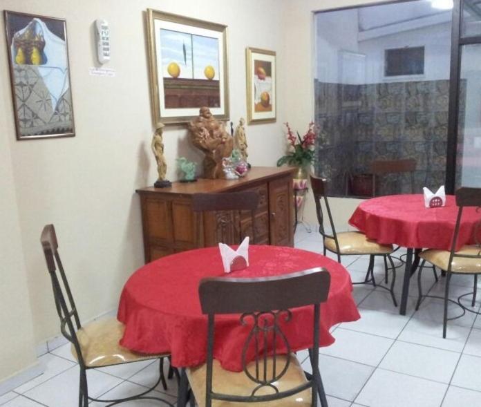 Hostal Casa Suiza Asuncion Exterior photo